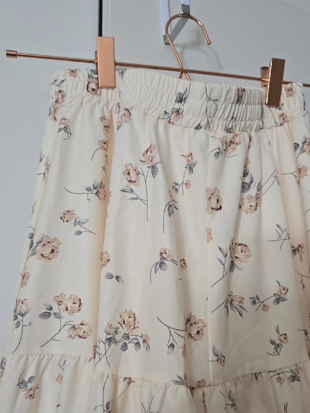 Cream Floral Tiered Maxi Skirt - Picture 9 of 9